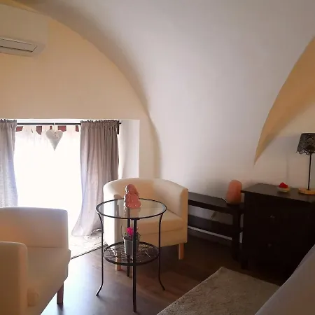 Apartman Zagaró House *